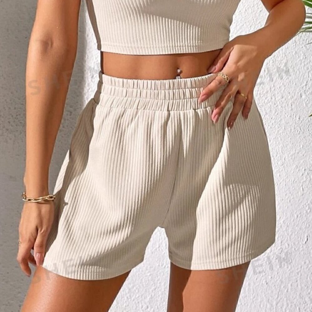 EXCELLENT CONDITION | SUPER SOFT WHITE CREAM ELASTIC TRACK SHORTS | RIB KNIT | H